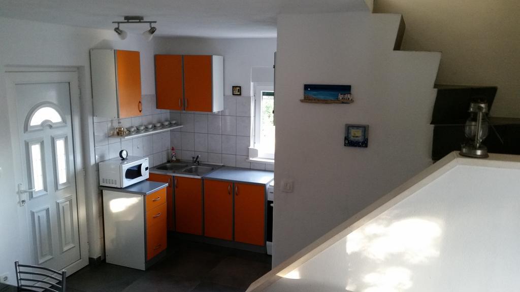 Holiday Home White House Sumartin Esterno foto