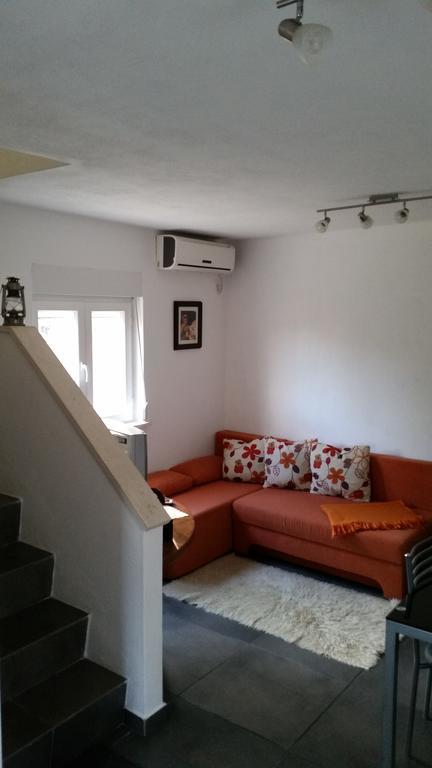 Holiday Home White House Sumartin Esterno foto