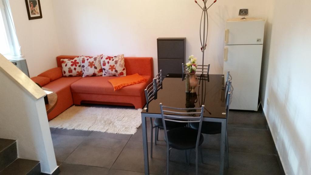 Holiday Home White House Sumartin Esterno foto