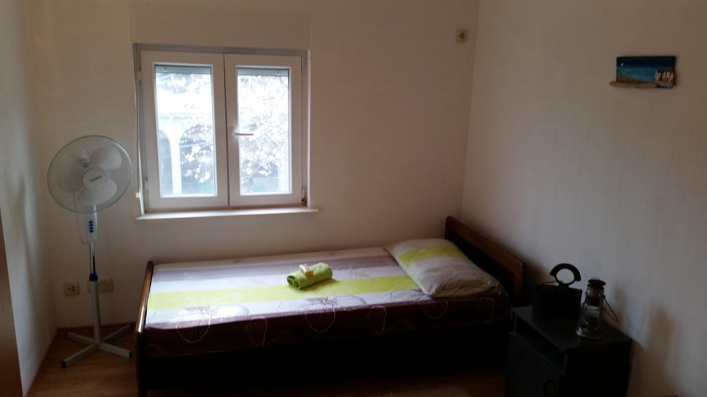 Holiday Home White House Sumartin Esterno foto