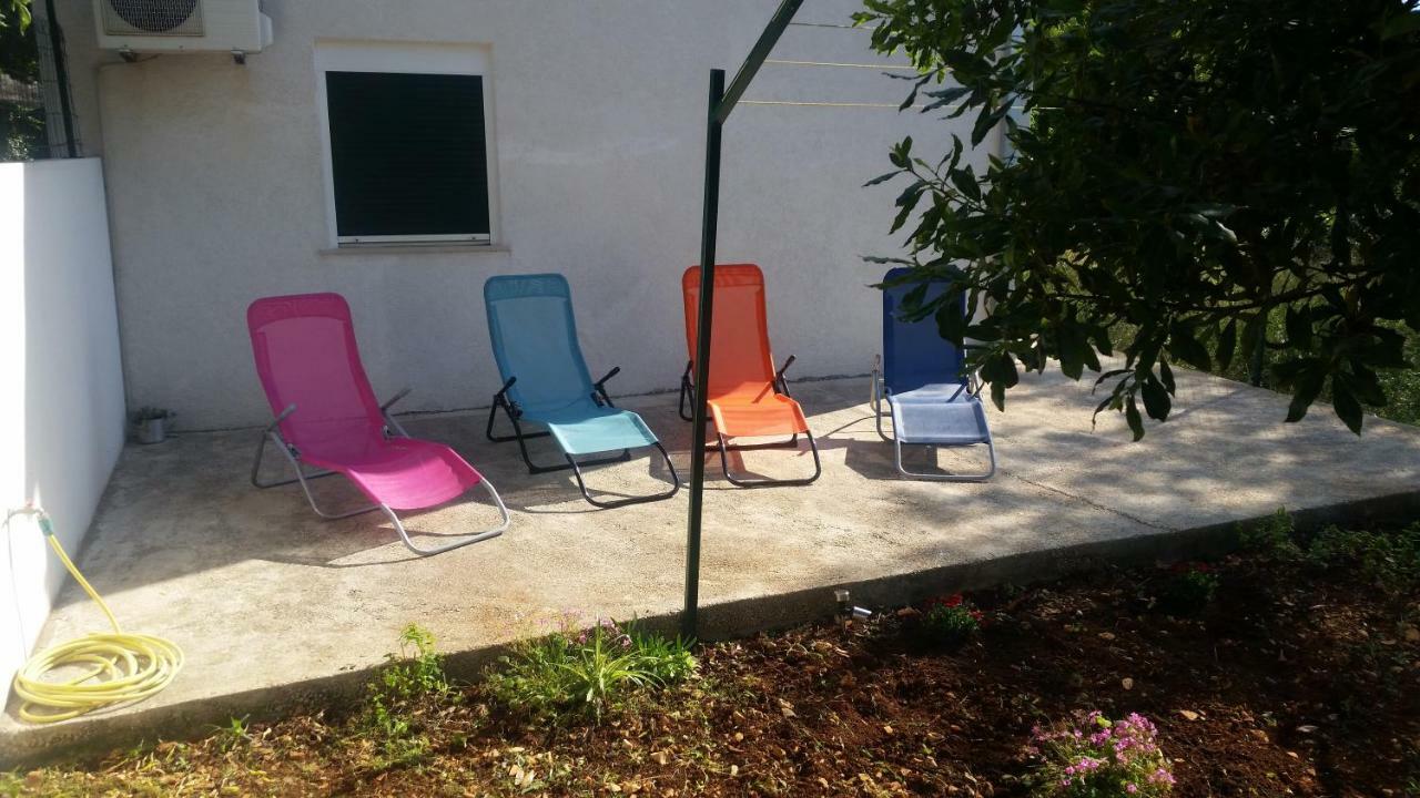 Holiday Home White House Sumartin Esterno foto