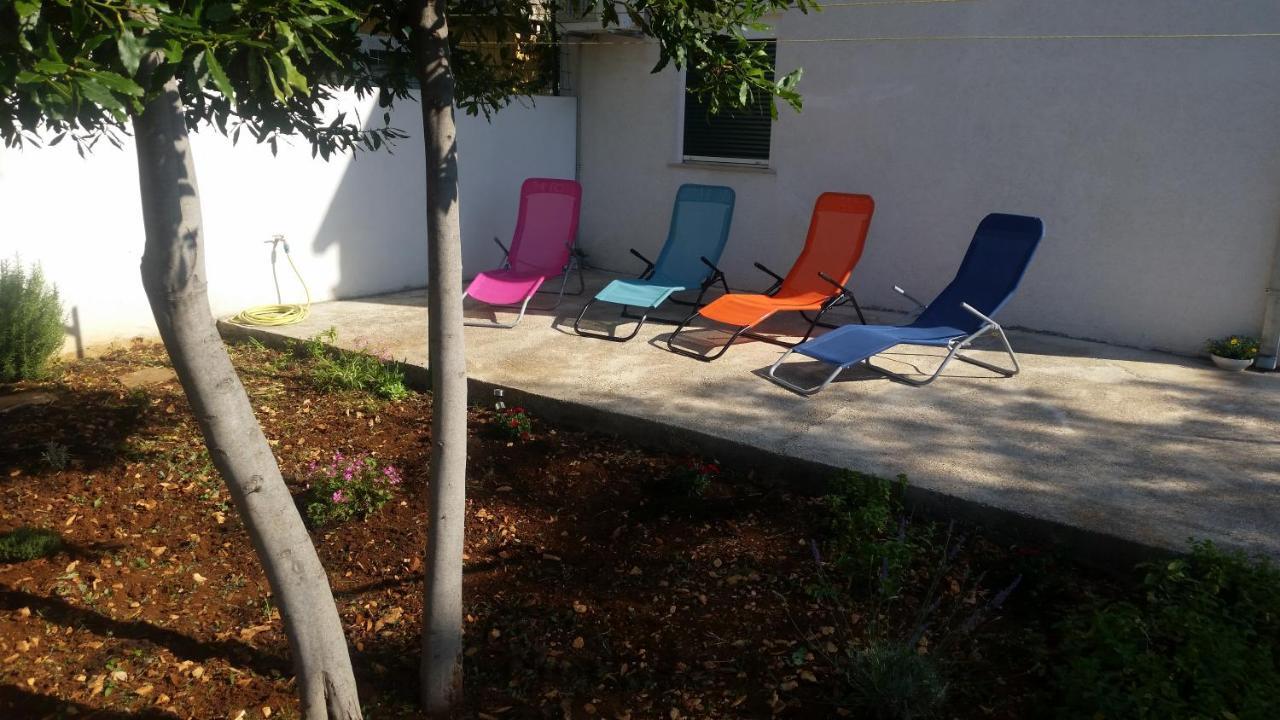 Holiday Home White House Sumartin Esterno foto